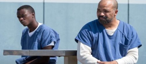 Pai e filho se reencontram na prisão no novo filme da Netflix "Dias Sem Fim". (Reprodução/Netflix)