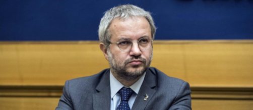 Coronavirus,Borghi, deputato della Lega, critica il governo per i lavori dell'Eurogruppo.