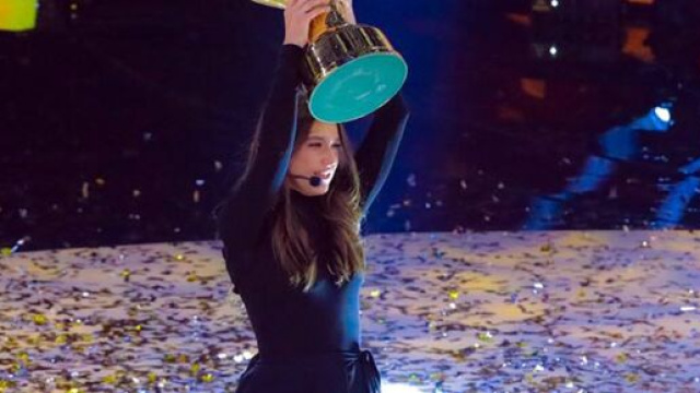 Gaia Gozzi vince Amici 19 e ringrazia Maria De Filippi.