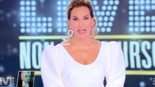 Barbara d'Urso citata in giudizio per diffamazione.