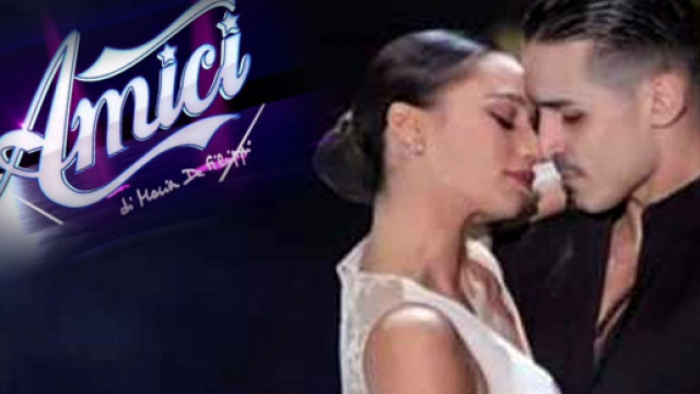 Francesca Tocca e Valentin Alexandru tornano su IG, lui: 'Luce nell'abisso'.