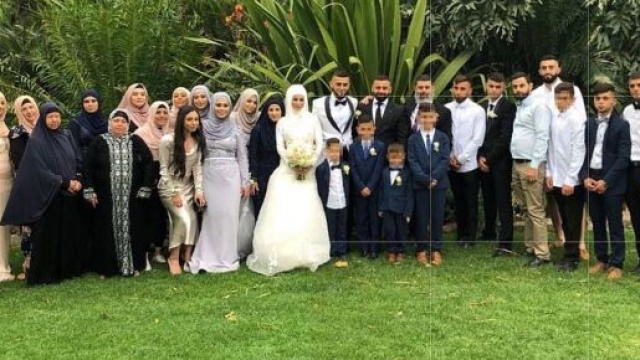 Pendant un mariage une famille s'est rassemblée alors que le confinement est imposé. Credit : Instagram