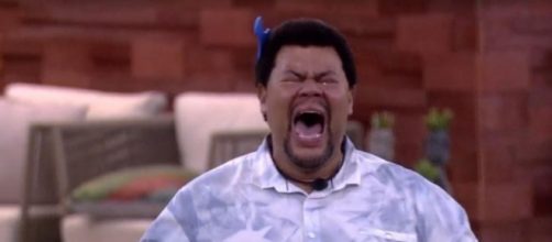 Babu comemora muito por sobreviver a mais um paredão do 'BBB20'. (Reprodução/TV Globo)