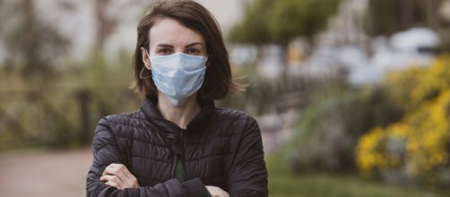 Las mascarillas podrían llegar a formar parte del vestuario de calle, cuando comiencen a levantar las restricciones. (Foto de UNsplash).