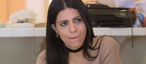 On '90 Day Fiancé,' Larissa Dos Santos is facing backlash for wearing a tight corset. [Image Source: TLC/YouTube]