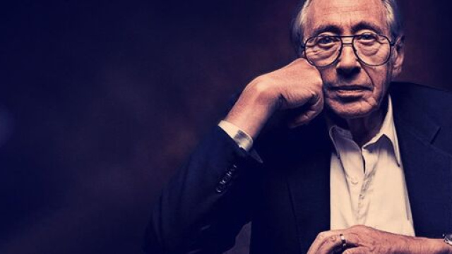 Marhall McLuhan e Alvin Toffler.