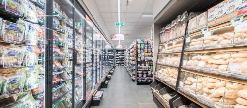Torino, operatore sanitario insultato fuori da un supermercato mentre va a fare la spesa perchè ha 'saltato' la fila