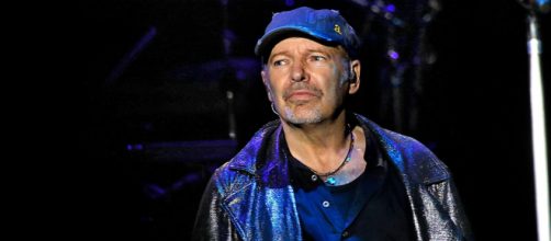 Vasco Rossi e il brano 'Gioca con me' suonato insieme a Slash