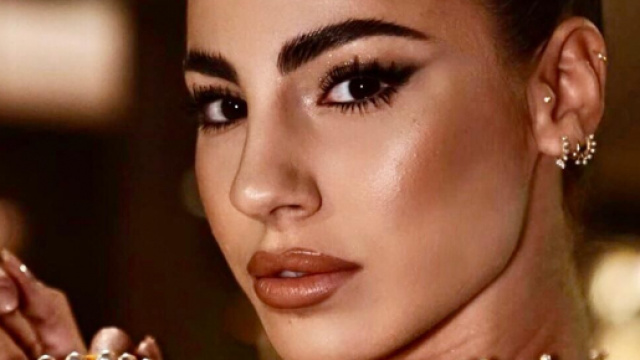 Giulia De Lellis su IG: 'Si possono amare due persone per poco, però poi una vincerà'.