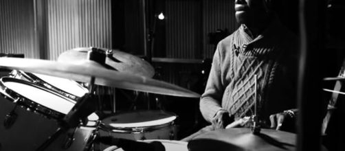 Tony Allen morto a Parigi, il batterista pioniere dell'Afrobeat aveva 76 anni.