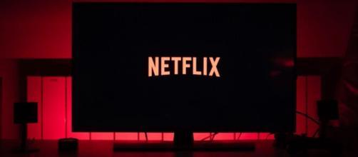 Los films de Netflix son una opción para distraerse en casa, durante las largas horas de aislamiento social. - radiofonica.com