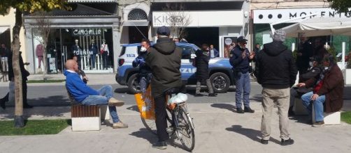 Foggia, assembramenti vicini ai bar e nella movida, il sindaco: 'Irresponsabili'