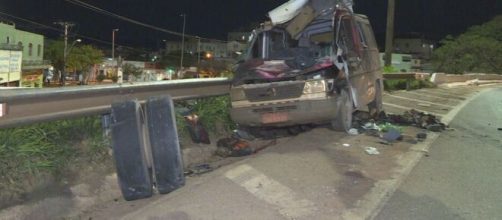 Van teve a frente destruída. (Reprodução/TV Globo).