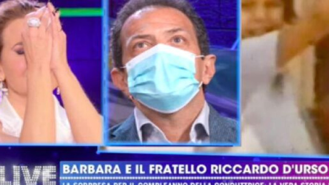 Barbara D'Urso commossa durante la diretta Live - Non è la D'Urso