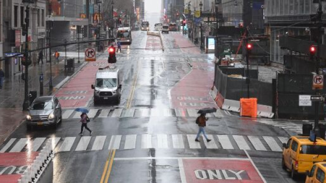 Covid-19, negli Usa 776 morti in 24 ore: &egrave; il dato pi&ugrave; basso da marzo.