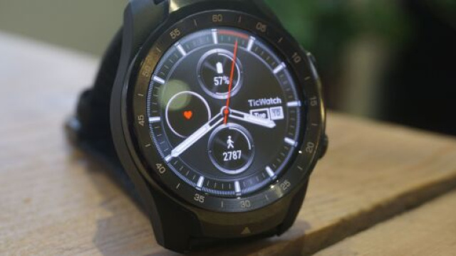 Ticwatch Pro: recensione dello smartwatch.