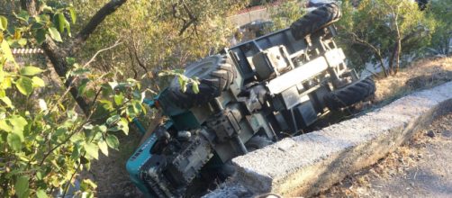 Calabria, agricoltore muore dopo essere rimasto schiacciato da un trattore.