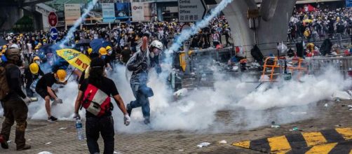 Extradition Protesters in Hong Kong Face Tear Gas and Rubber ... - nytimes.com