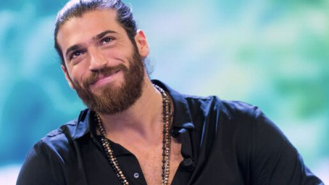 Can Yaman torner&agrave; su Canale 5 a met&agrave; giugno con 'Erkenci Kuş'