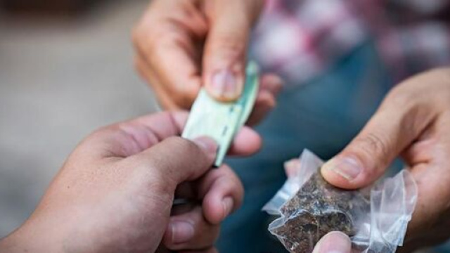 Controlli anti-spaccio: arrestati tre pusher a Milano e Voghera