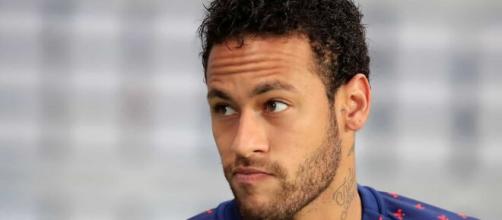 Neymar Jr fura quarentena para receber mulheres em sua mansão, de acordo com colunista. (Arquivo Blasting News)