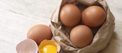 5 modi per cucinare le uova: ci sono al pomodoro e alla coque