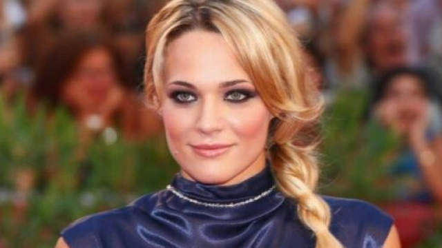 Laura Chiatti ha rivelato a 'Chi' la sua passione per Uomini e Donne.