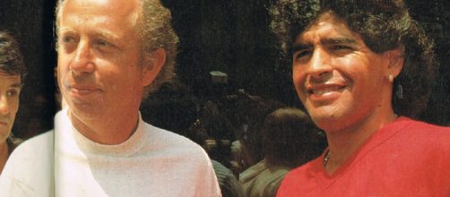 Ottavio Bianchi e Diego Maradona in una foto degli anni '80.