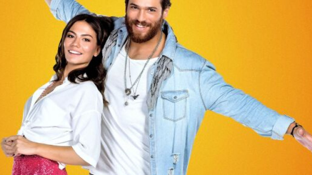 Can Yaman e Demet &Ouml;zdemir: arriva il promo di DayDreamer - Le ali del sogno su Canale 5