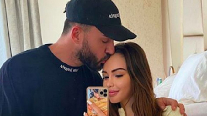 Nabilla et Thomas se clashent en live. Credit : Instagram/nabilla