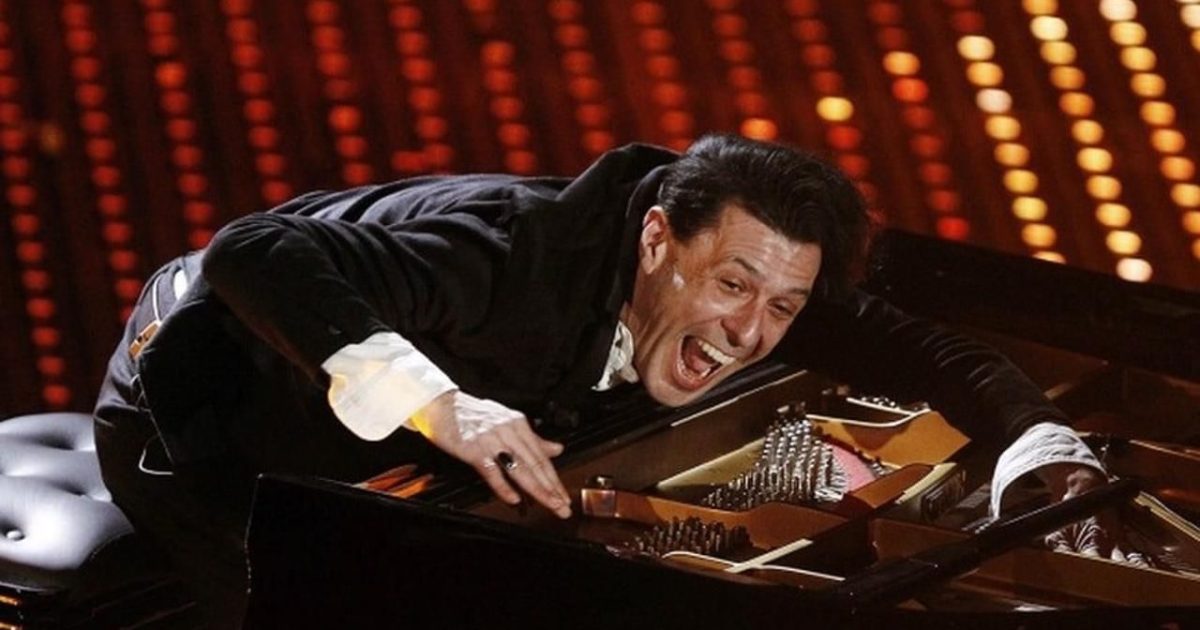 Addio A Ezio Bosso, Il Pianista E Direttore D'orchestra Che Ha Commosso ...