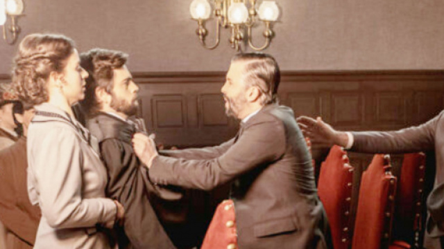 Una Vita, trame Spagna: Felipe accusa Velasco di aver manipolato il processo di Genoveva.