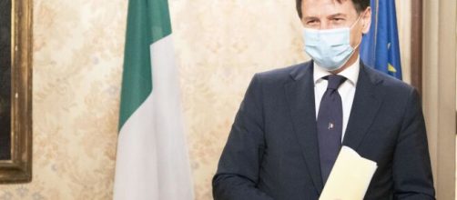 Assunzione 9600 infermieri di famiglia e 16000 professori prevista con il decreto Rilancio del Governo Conte.