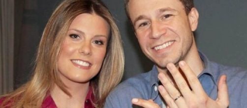 Leifert e a esposa estão 'grávidos' do 1º filho do casal. (Foto: Instagram).