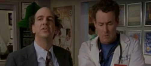 Sam Lloyd morto a 56 anni, interpretava l'avvocato Ted Buckland in Scrubs