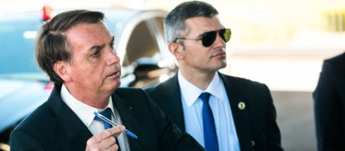 Bolsonaro anuncia novo protocolo para uso de cloroquina e faz piada sobre o assunto. (Arquivo Blasting News)