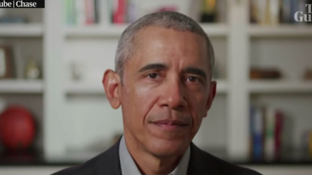 Barack Obama répond aux accusations de complotisme de Trump contre lui. Credit: Capture The Guardian