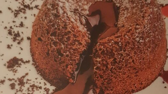 Il tortino di cioccolato con papaya.