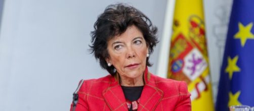 Isabel Celaá, ministra de Educación, pretende que sea la renta familiar y no el mérito académico la norma para acceder a las becas