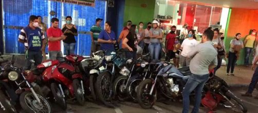 Motos ficaram danificadas. (Divulgação/Polícia Militar)