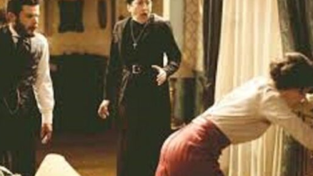 Una vita, anticipazioni Spagna: Eduardo schiaffeggia Lucia dopo aver scoperto la relazione con Telmo.