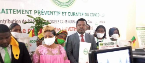 Prince Théophile Kwendjeu et la Diaspora Modèle lors de la présentation de Viro-Green F4 (c) Paul Fils Eloundou