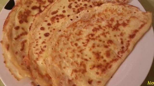 Crepes al formaggio groviera, un must della cucina svizzera.