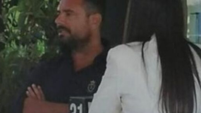 Enzo Capo, ex di Pamela Barretta, fotografato con un'altra donna.