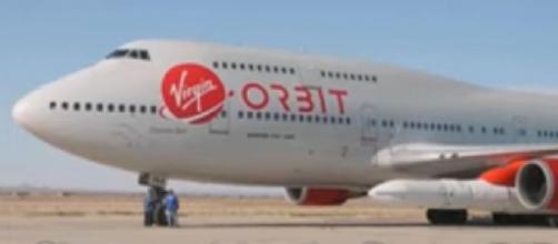 Virgin Orbit 747 launches rocket. [Image source/Ishrion Aviation YouTube video]