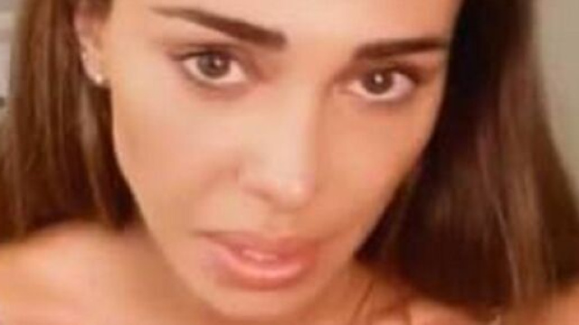 Lo sfogo di Belen dopo la presunta crisi con De Martino: ‘E’ un momento difficile’.