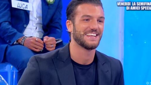 U&D, l'Alchimista si toglie la maschera: è Davide Basolo il corteggiatore di Giovanna.