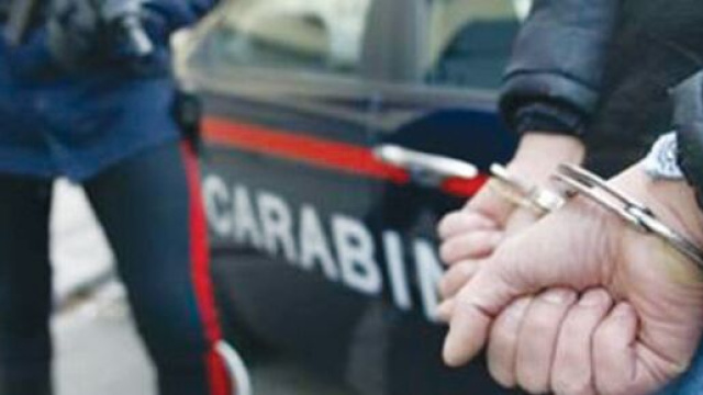 Un 53enne di San Nicolò D'Arcidano è stato arrestato con l'accusa di violenze su un minore.