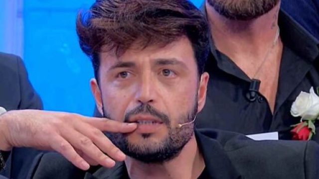 Armando su IG si rivolge forse a Gianni Sperti: 'Spero ti possa ricredere sul mio conto'.