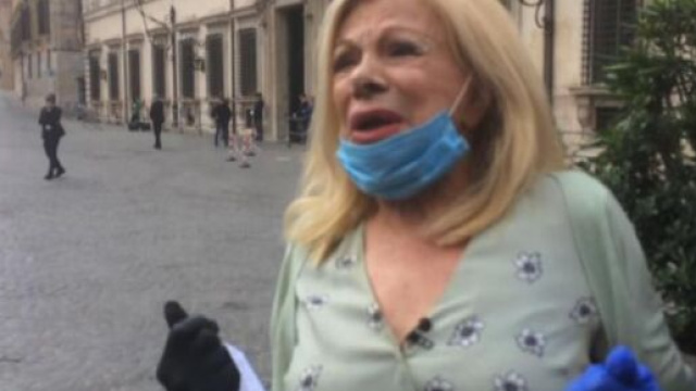 Sandra Milo: dopo lo sciopero della fame e la protesta ieri per essere ricevuta dal premier Conte ha avuto un malore.